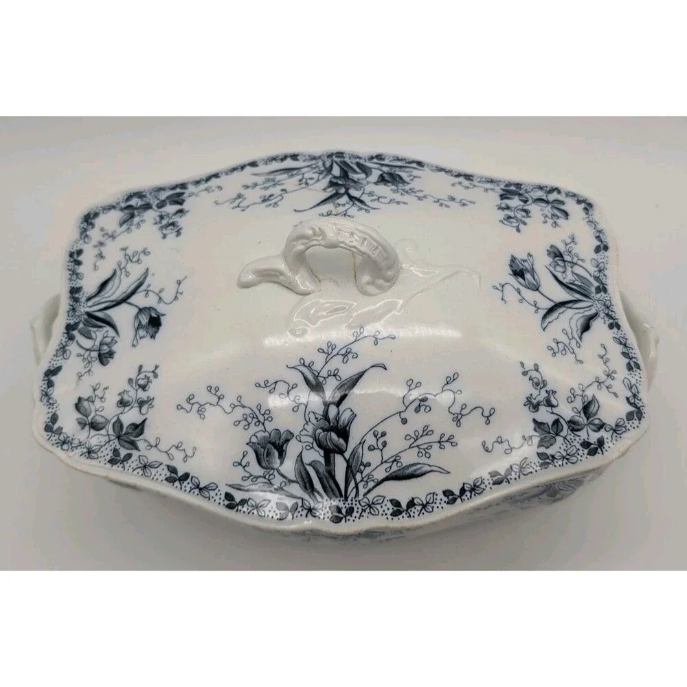 Alfred Meakin Westmeath Lidded Tureen Covered Casserole Floral Blue White CRACK